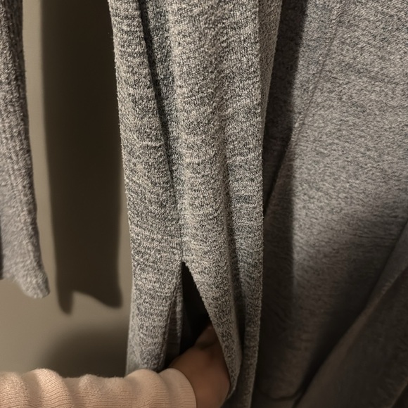 GAP gray cardigan - Picture 4 of 4